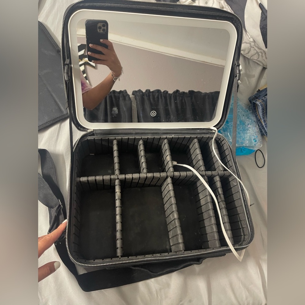 Make up case with mirror